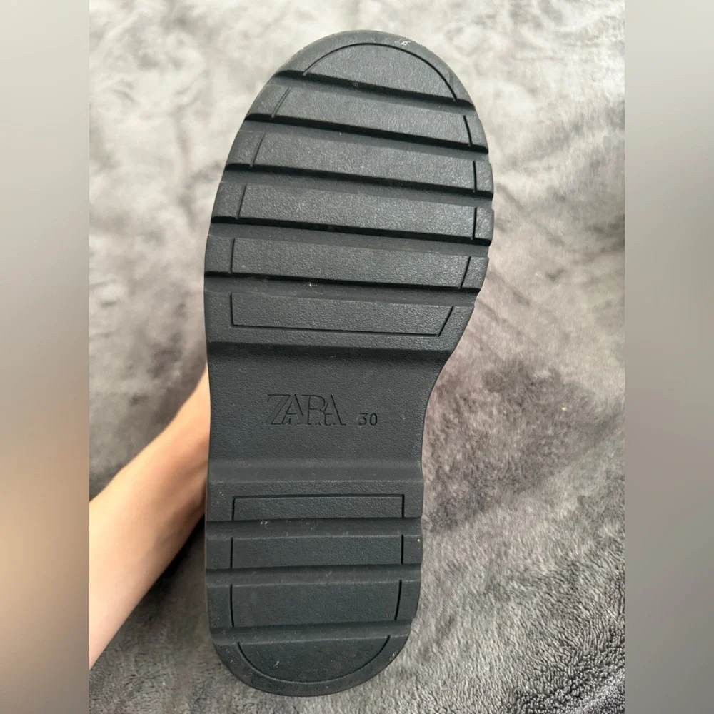 ZARA Kids Chunky Chelsea Boots - Picture 4 of 4